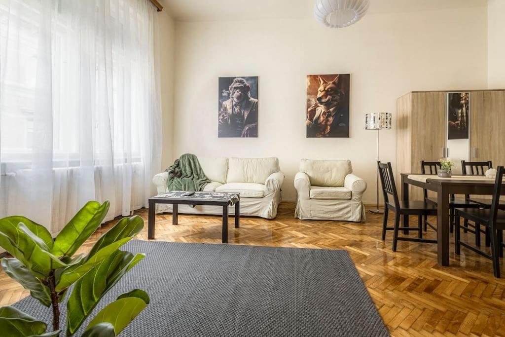 Gentleman Apartment Budapest Esterno foto